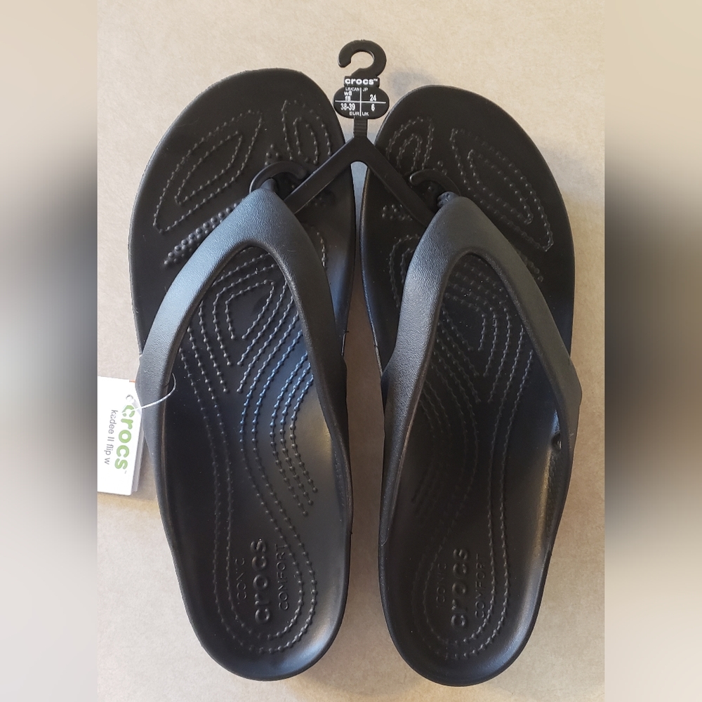 NWT Black CROCS Flip Flops Size W 9